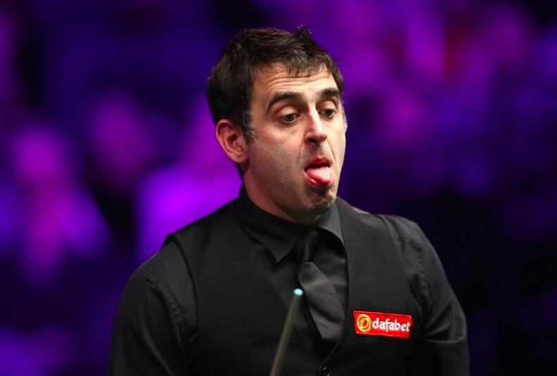 推搡冲突 推搡冲突