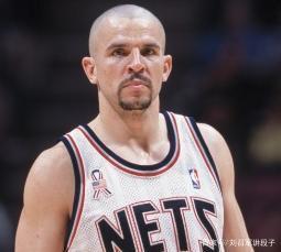 占据主动 占据主动