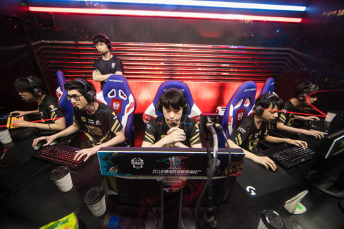 赛的竞争中 赛的竞争中